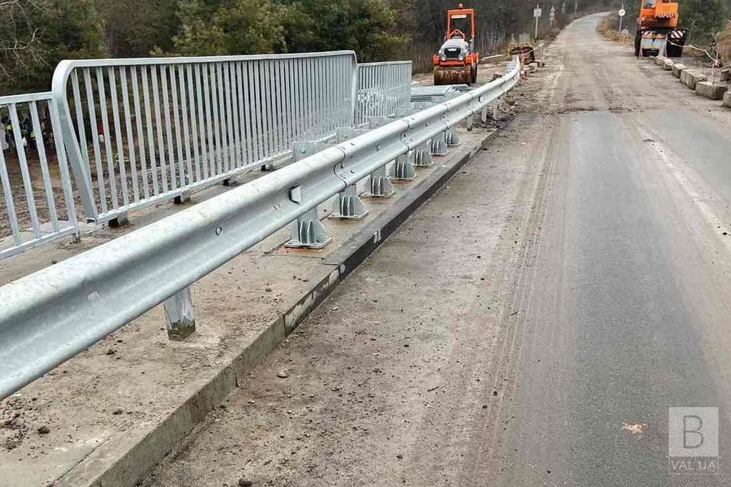На Сосниччині завершують ремонт мосту біля села Киріївка. ФОТО
