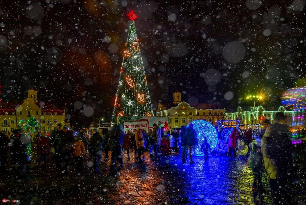 Не зі сцени: у новорічну ніч на Красній площі Чернігова представлять незвичайну концертну програму