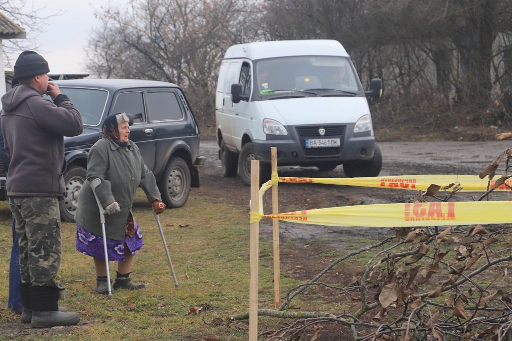 У селі на Чернігівщині трейлер провалився в газопровід. ФОТО