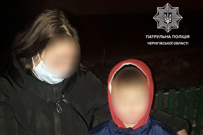 Чернігівські патрульні повернули додому 9-річного хлопчика
