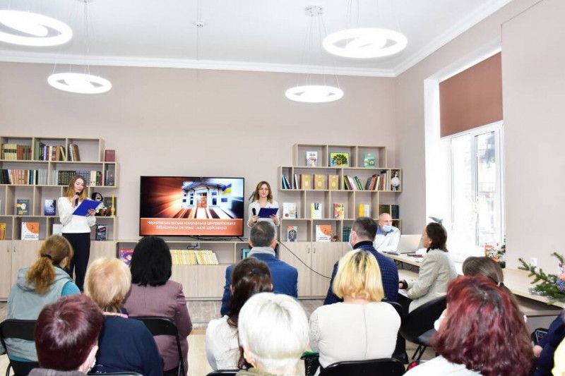 У Чернігівській міській бібліотеці Коцюбинського відкрили перший коворкінг