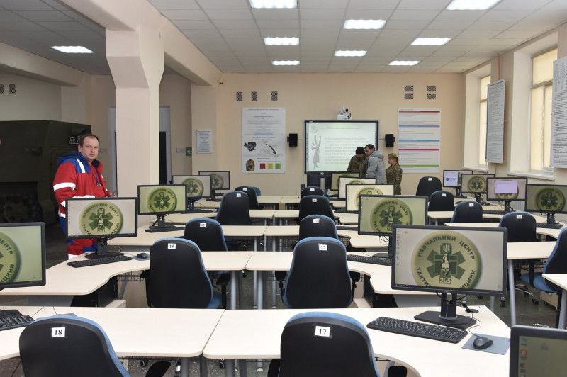 У «Десні» відкрили комп’ютерний клас для занять з тактичної медицини