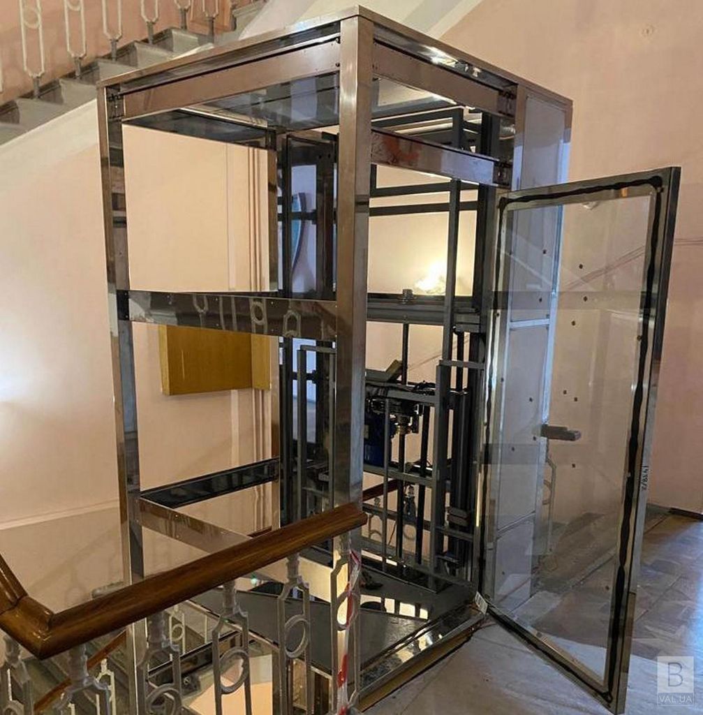 У Чернігові в філармонії встановили ліфт для відвідувачів