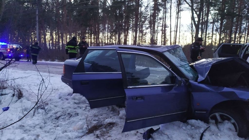 Внаслідок лобового зіткнення двох легковиків у Чернігівському районі травмувалися п'ятеро людей