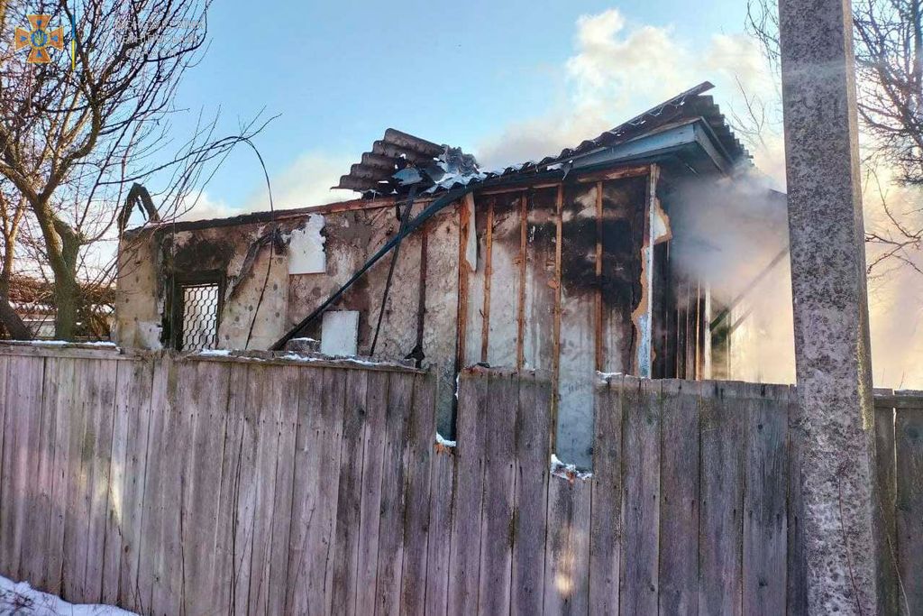 Смертельна пожежа на Чернігівщині: господар загинув, будинок згорів вщент. ФОТО