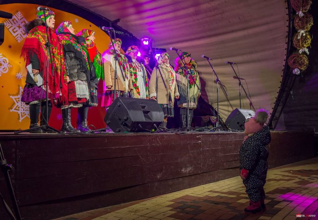 Чернігів занурився в атмосферу традиційного різдвяного фестивалю: ФОТОРЕПОРТАЖ