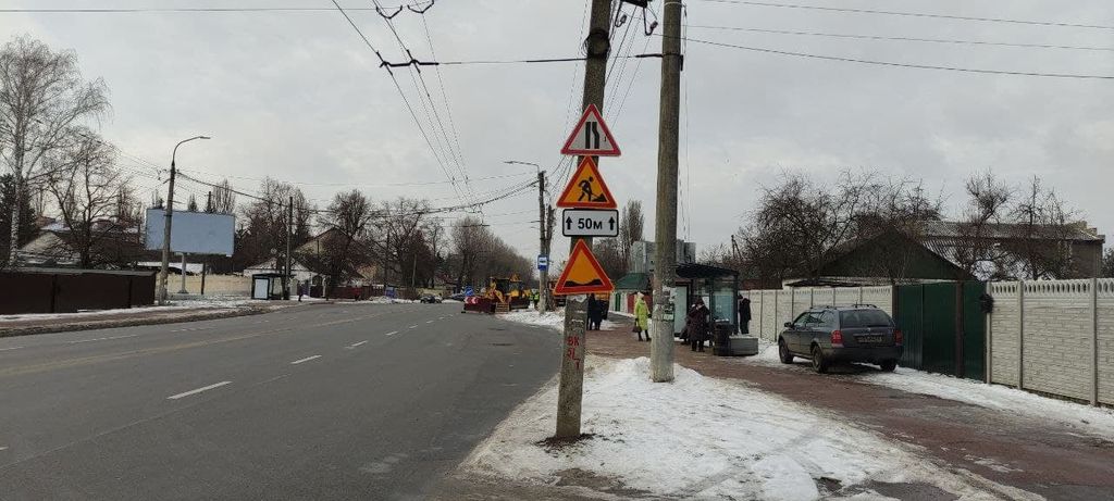 До уваги водіїв: у Чернігові в районі Бобровиці частково перекрили рух. ФОТО