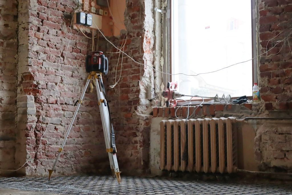 У Чернігові в обласному молодіжному центрі тривають ремонтно-будівельні роботи. ФОТО