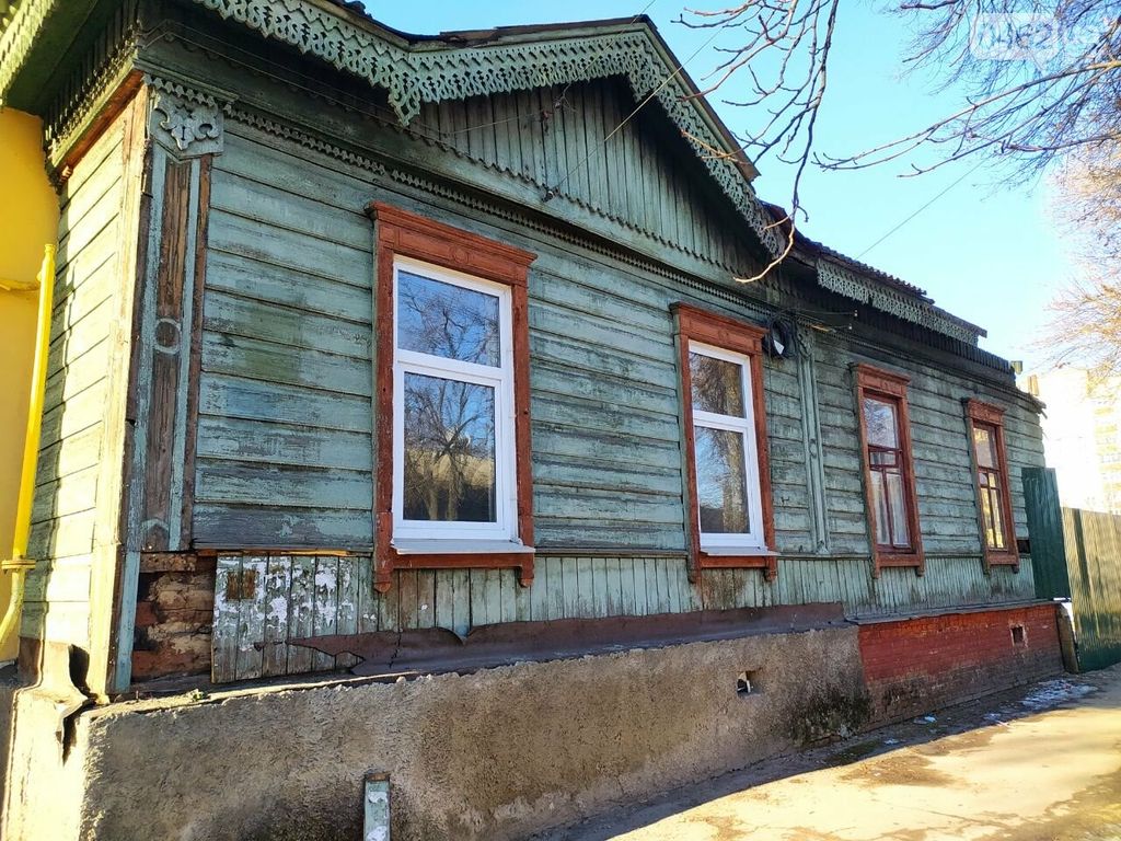 У Чернігові розбирають історичний будинок, який пережив дві світові війни