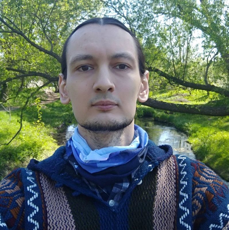 Чернігівець з пластиліну та оргскла створив міні-копію відомої в Чернігові будівлі (Фото)