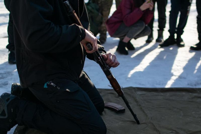 «Хочеш миру – готуйся до війни»: у Чернігові пройшов вишкіл для цивільного населення (Фото)