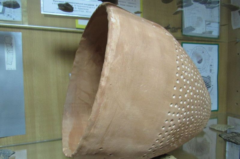 В експозиціях музеїв Мезинського НПП можна побачити, як виглядав перший глиняний посуд