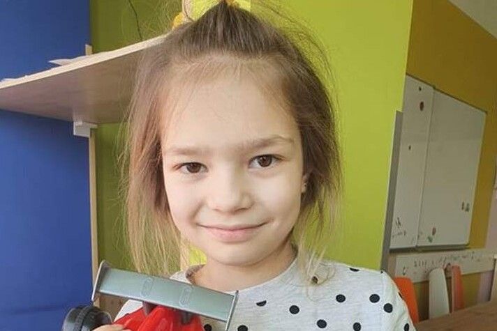 7-річна дівчинка з Чернігова захворіла на поліартрит, ховаючись від бомб у підвалі