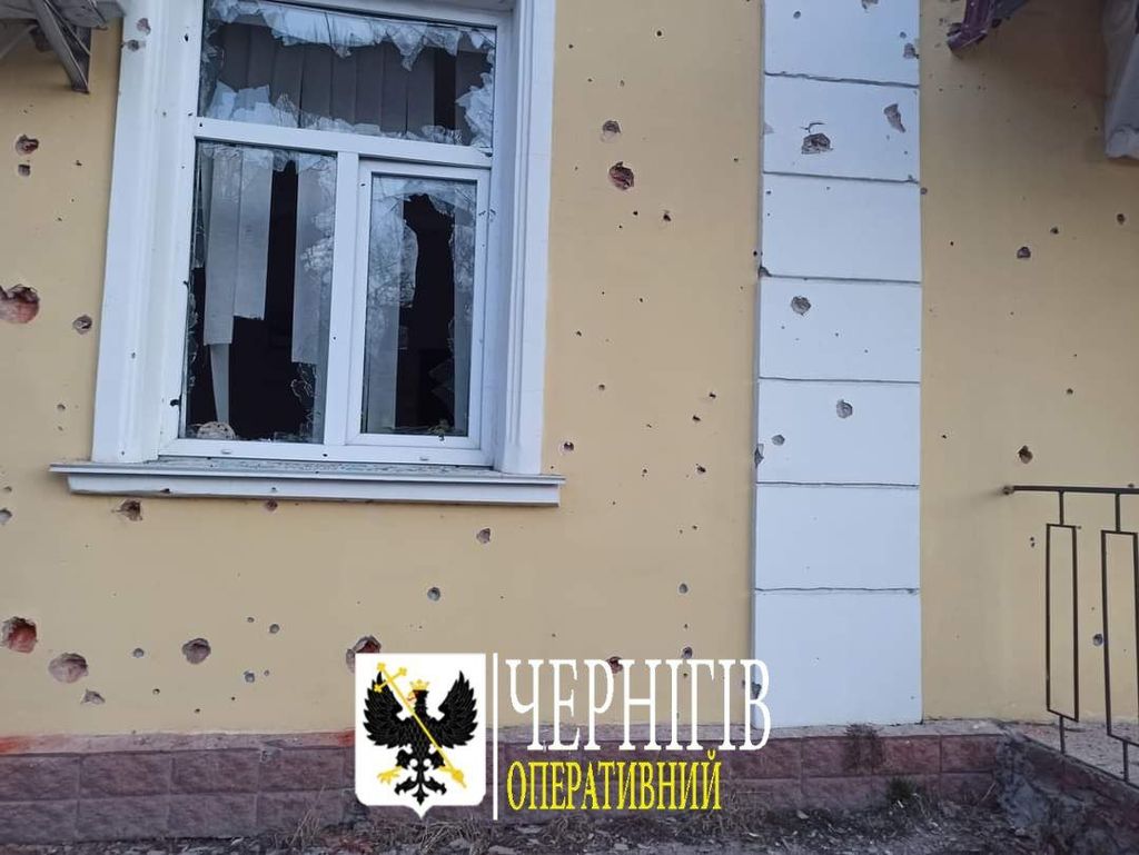 Вночі окупанти обстріляли одну з центральних вулиць Чернігова ФОТОФАКТ