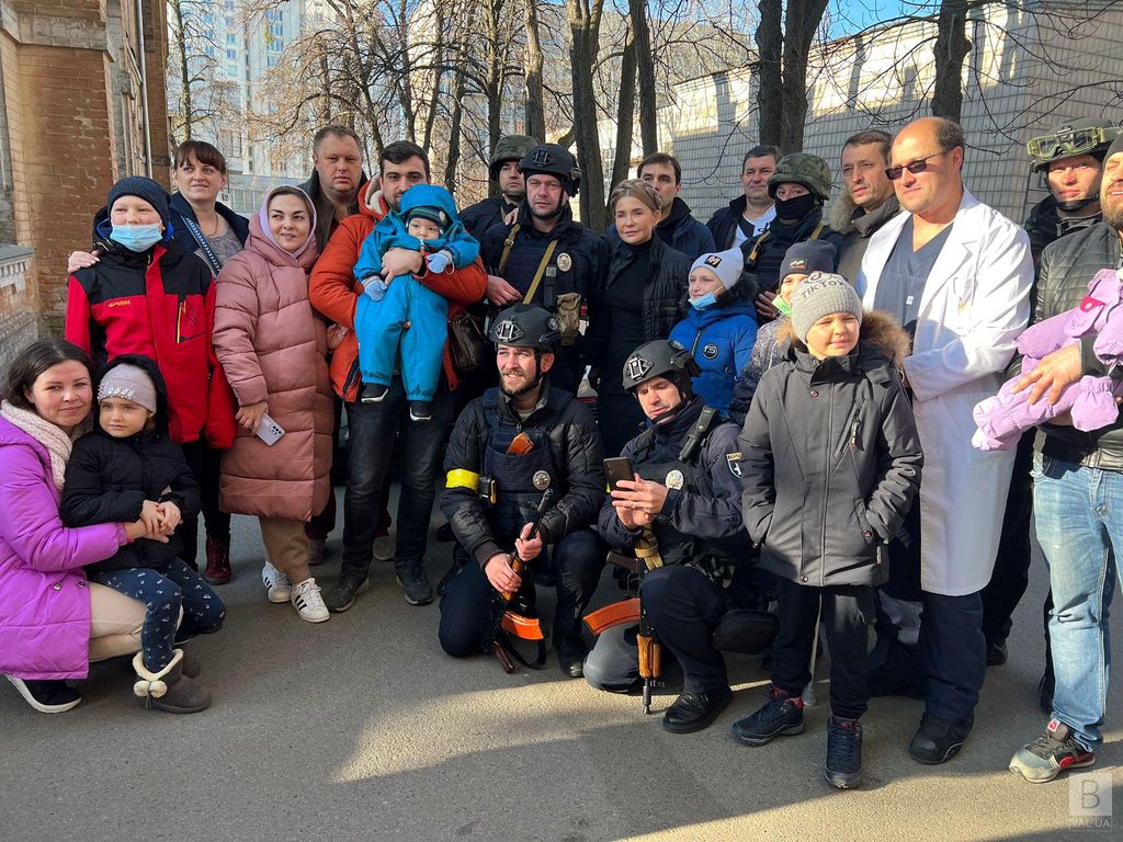 Тимошенко та Дубіль допомогли важкохворим діткам виїхати на лікування закордон