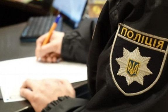 У Ніжині чоловік публічно погрожував правоохоронцям
