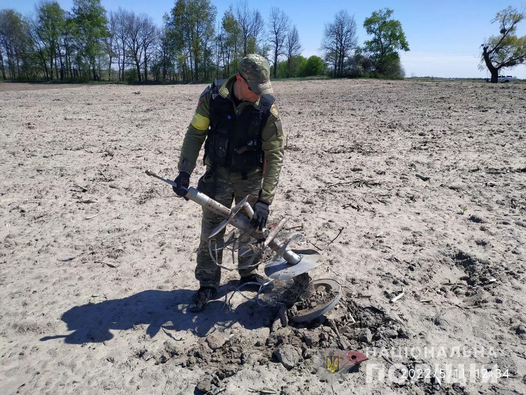 На Чернігівщині вибухотехніки виявили та знищили понад 700 касет від російської авіабомби. ФОТО