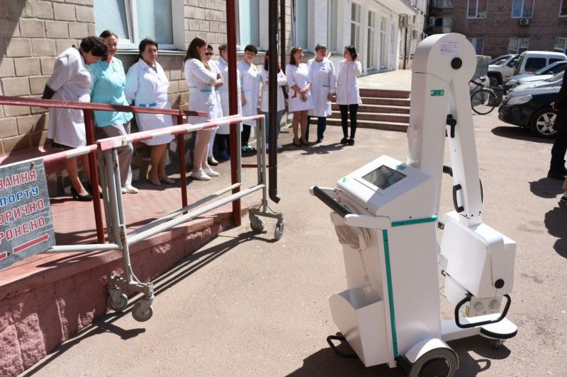 Чернігівська обласна лікарня отримала пересувний рентген-апарат