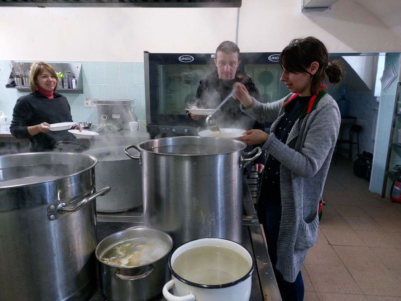 Як школа в Чернігові стала прихистком для дітей і дорослих під час війни (Фото)