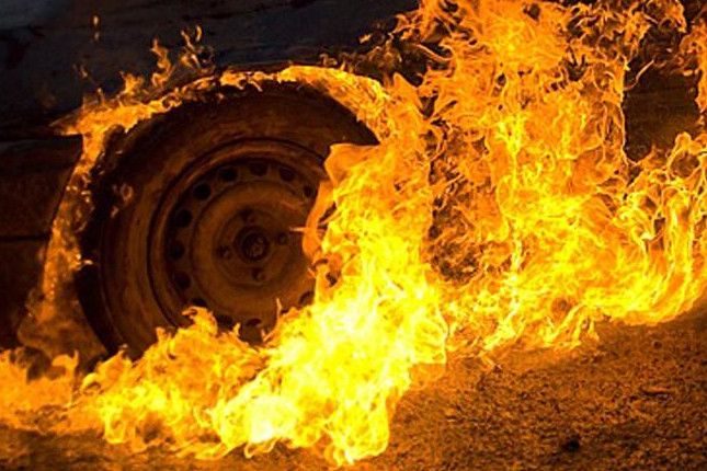 На Чернігівщині згоріла легкова автівка