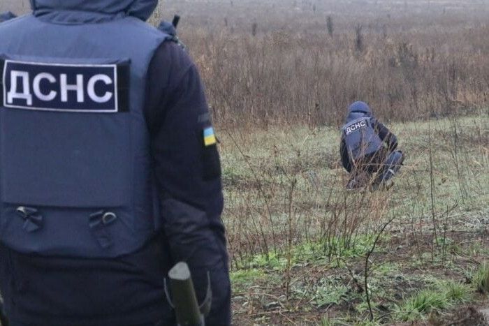 Ручні гранати, міни і снаряди: триває розмінування Чернігівського району