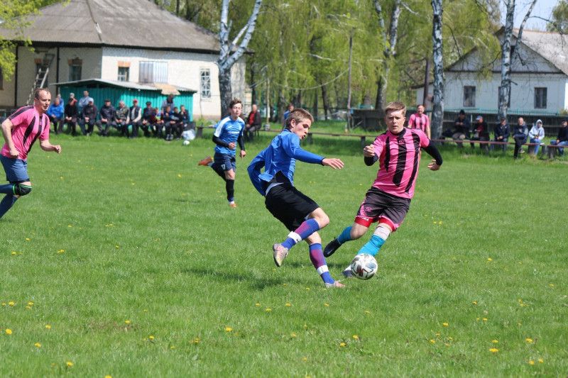 У селі на Чернігівщині провели благодійний футбольний матч