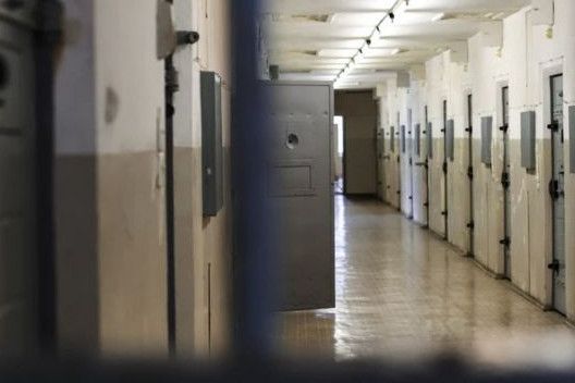 Вбивство батька: мешканку Прилуцького району засуджено до 8 років тюрми