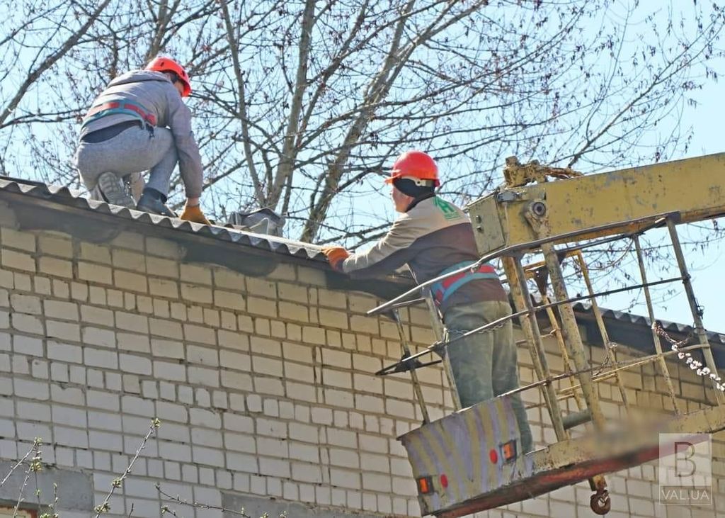 Будівельники з Хмельницького допоможуть ремонтувати пошкоджені будинки у Чернігові