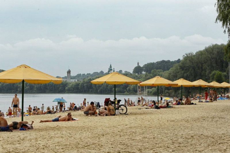 Пляжний сезон у Чернігові не відкриватимуть, але рятувальні пости на пляжі будуть