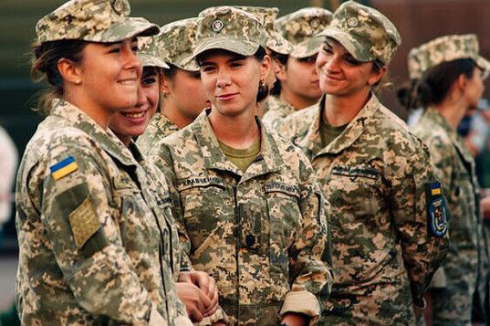 Призов на військову службу: чи варто жінкам готуватися до мобілізації?