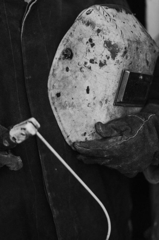 “Тримав” газ для містян під обстрілами: історія зварювальника з розбомбленого Чернігова