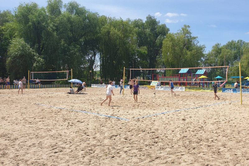У Прилуках пройшов благодійний турнір із пляжного волейболу