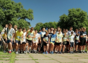 “Біжу за Азовсталь”: у Чернігові відбувся спортивний флешмоб на підтримку гарнізону Маріуполя