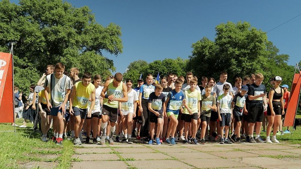 “Біжу за Азовсталь”: у Чернігові відбувся спортивний флешмоб на підтримку гарнізону Маріуполя