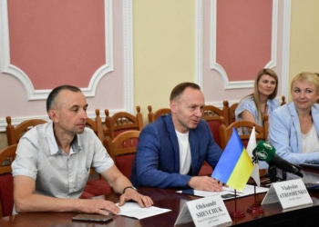 «Чернігівці та я були б надзвичайно вдячними, якби Париж не на словах, а на ділі показав свою підтримку». Владислав Атрошенко провів зустріч із Президенткою Іль-де-Франс Валері Пекресс