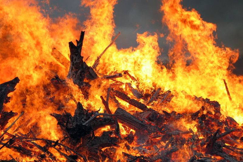 Пожежі на Чернігівщині: горіла хата, надвірна споруда і корми