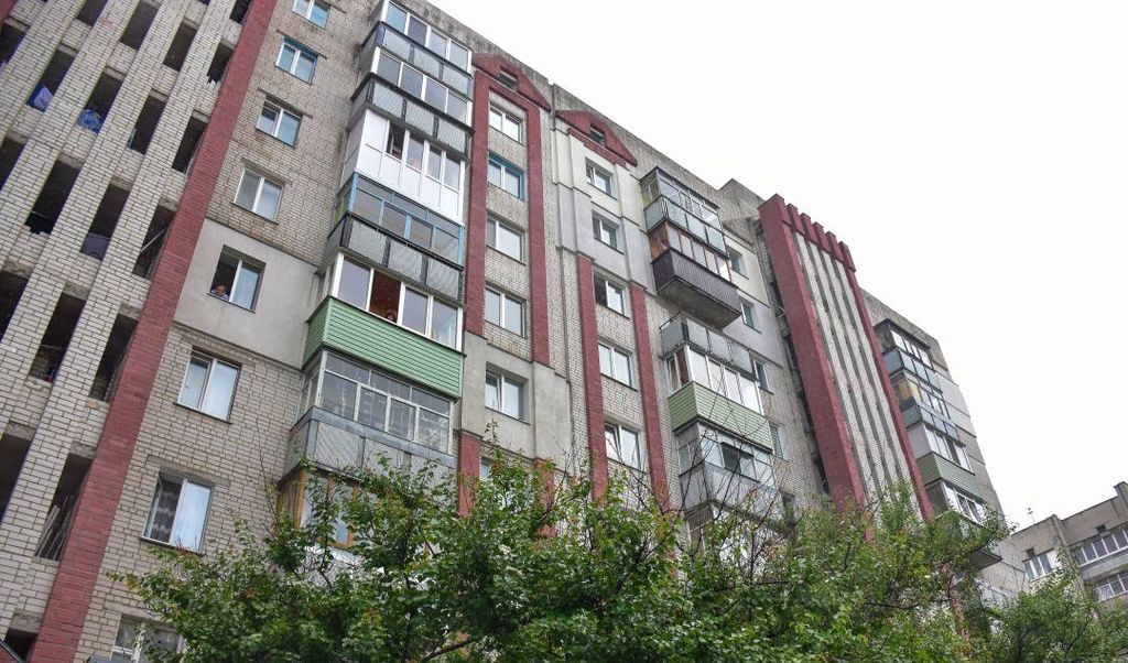 З наступного тижня у Чернігові почнуть ремонтувати будинки, які пошкоджені внаслідок прямого влучання російських снарядів та ракет