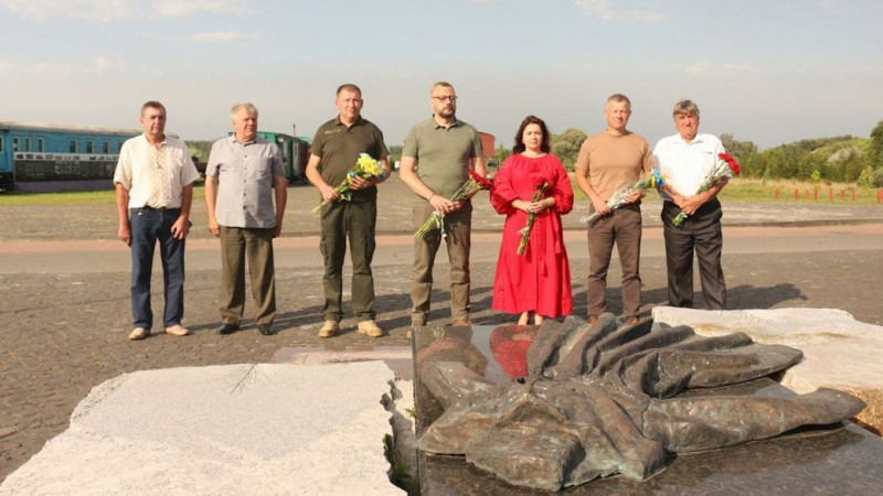 Без анонсів та масовості: як на Чернігівщині відзначили День державного прапора