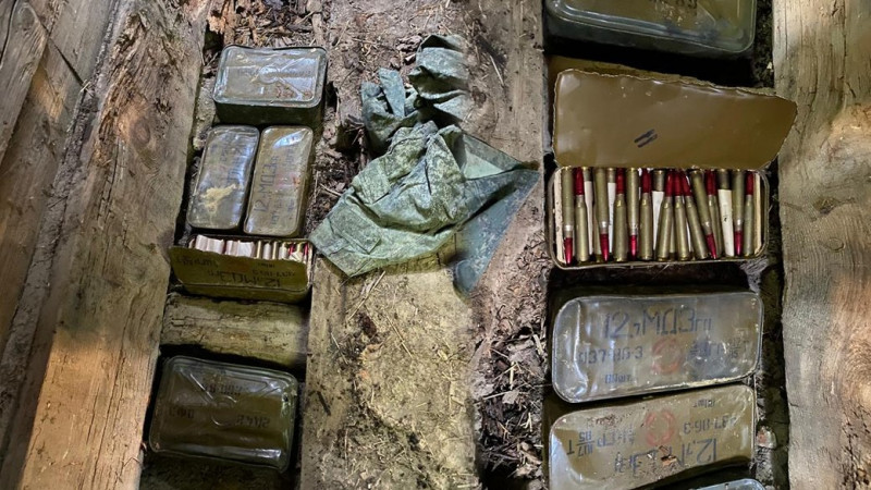 Набої та снаряди: на Чернігівщині знайшли схрон російських військових