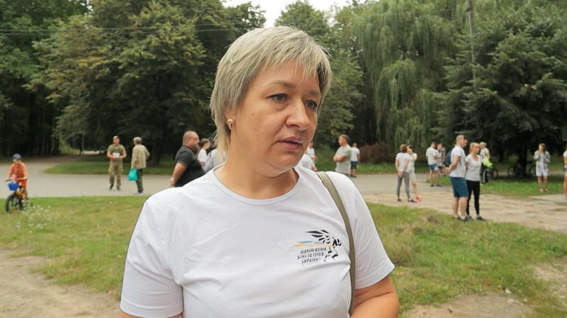 "Шаную воїнів, біжу за героїв України", — у Чернігові влаштували патріотичний забіг