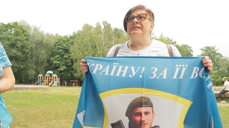 "Шаную воїнів, біжу за героїв України", — у Чернігові влаштували патріотичний забіг