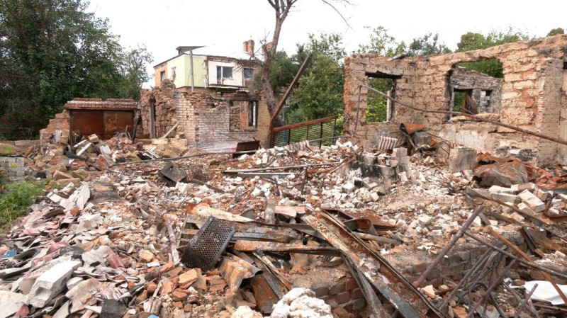 40 аварійних будівельних наборів: жителі Бобровиці отримали допомогу від норвежців