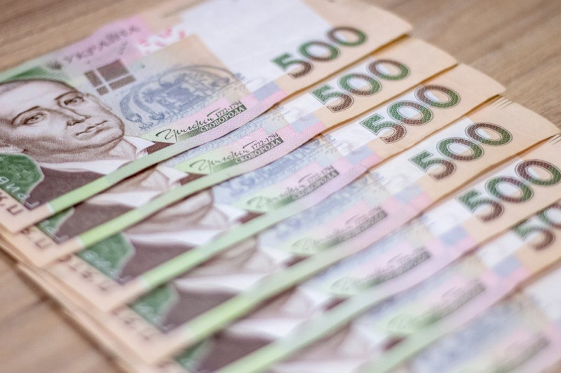 «Грошова допомога»: шахраї видурили у ніжинця 40 тисяч гривень