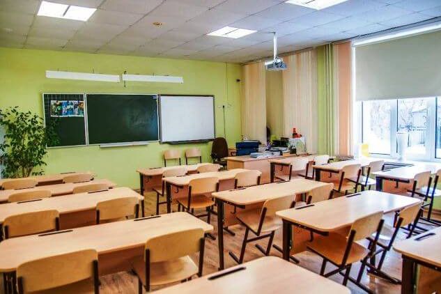 На Чернігівщині через обстріли з боку росії пошкоджено 133 школи