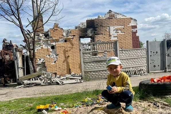Трирічний Сашко Семеняга з Новоселівки: «Житиму у будці, аби тільки вдома»