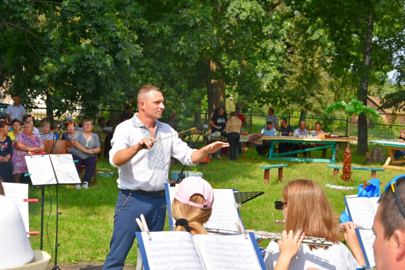 У громаді на Чернігівщині провели благодійний концерт і ярмарку