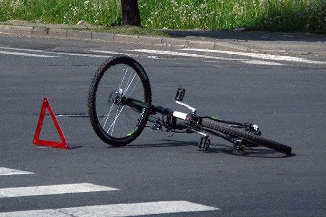 У Киїнці мотоцикліст збив дитину на велосипеді