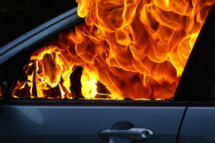 У Прилуцькому районі сталася пожежа автівки