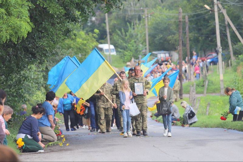 В останню путь провели воїна на Срібнянщині