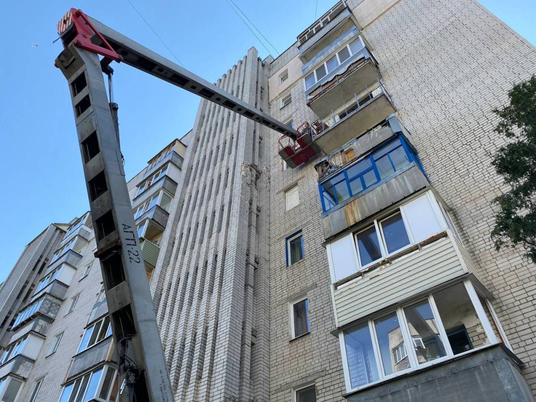 Владислав Атрошенко оглянув як відновлюють будинки, понівечені російськими окупантами